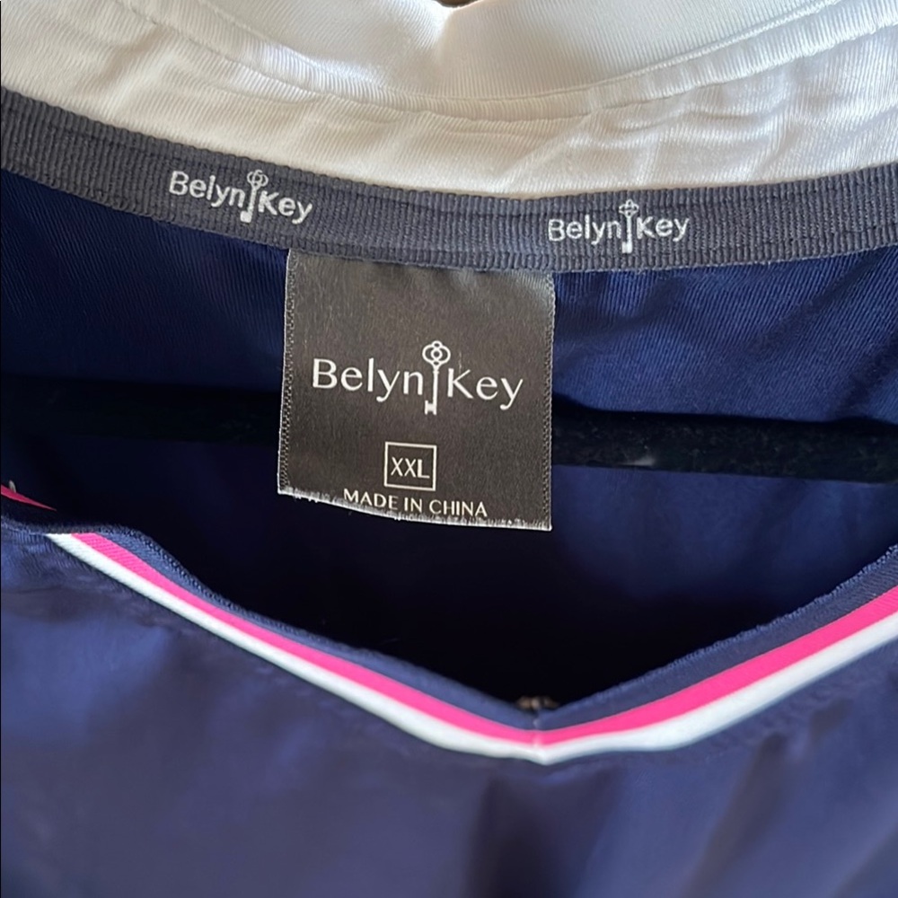 Belyn Key - Sabrina, Navy Blue and Hot Pink Sleeveless Collared Golf Top - Picture 2 of 3